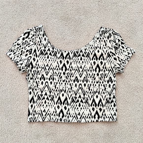 H&M Crop Top - Picture 2 of 3